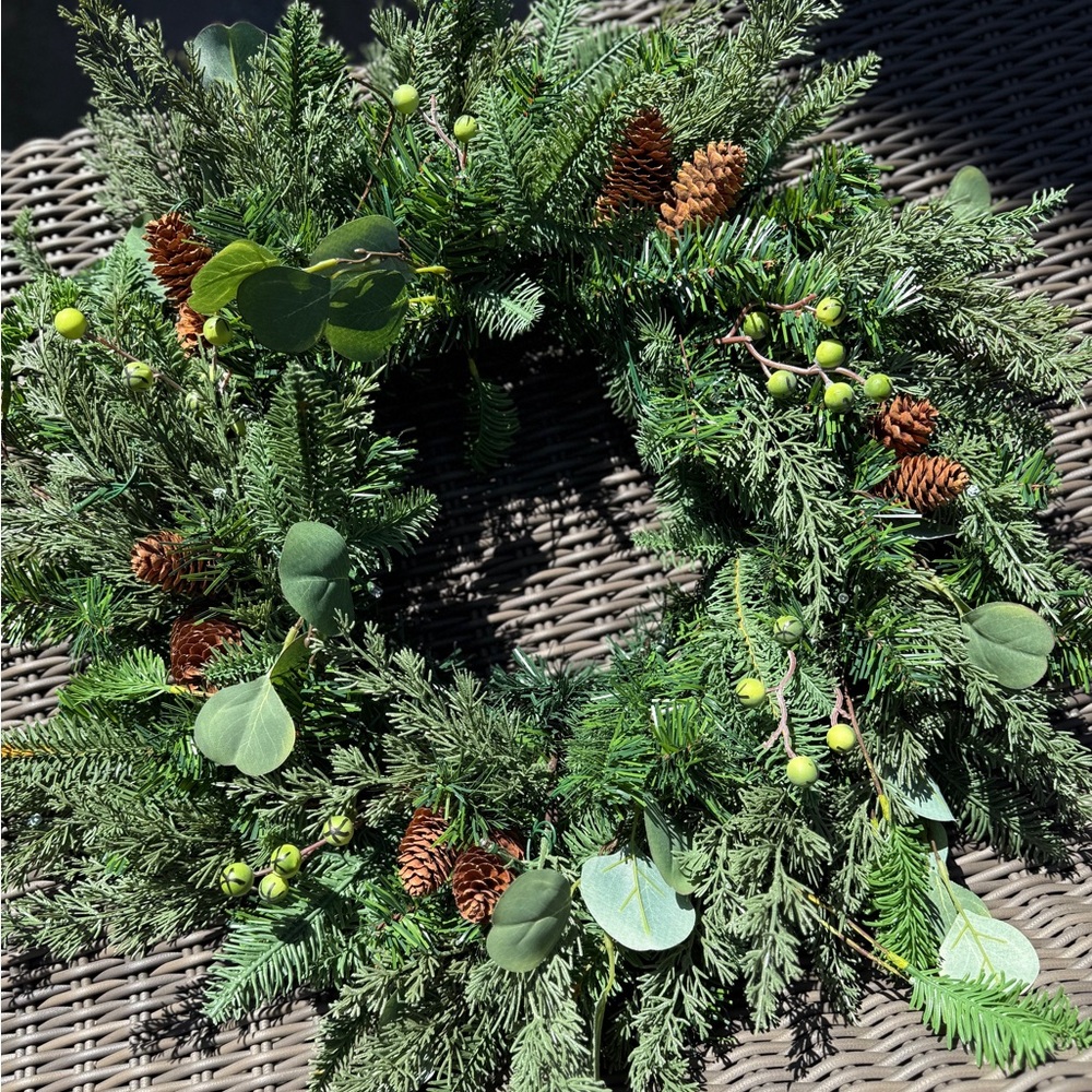 Frontgate Festive Green Holiday Wreath 28” - NWT